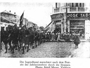 Desfile en Valdivia. Foto de Adolf Meyer, NSDAP Gauleiter.
