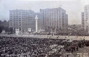 Concentración de nazis en la Plaza Bulnes de Santiago